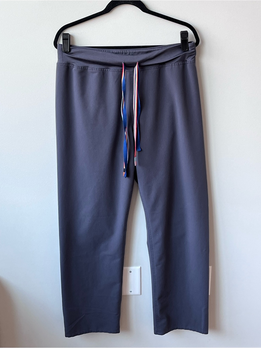 FIGS Livingston 2-Pocket Scrub Pants 30” Large Petite Gray Rainbow Pride PO 2648